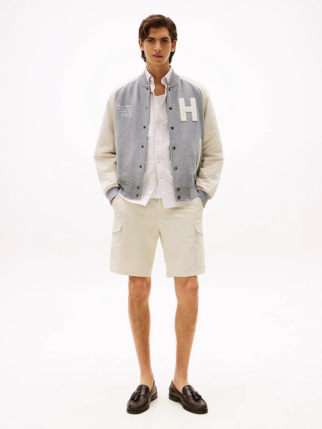 TOMMY HILFIGER MIX MEDIA VARSITY NEWSPRINT BOMBER JACKET MW0MW39684