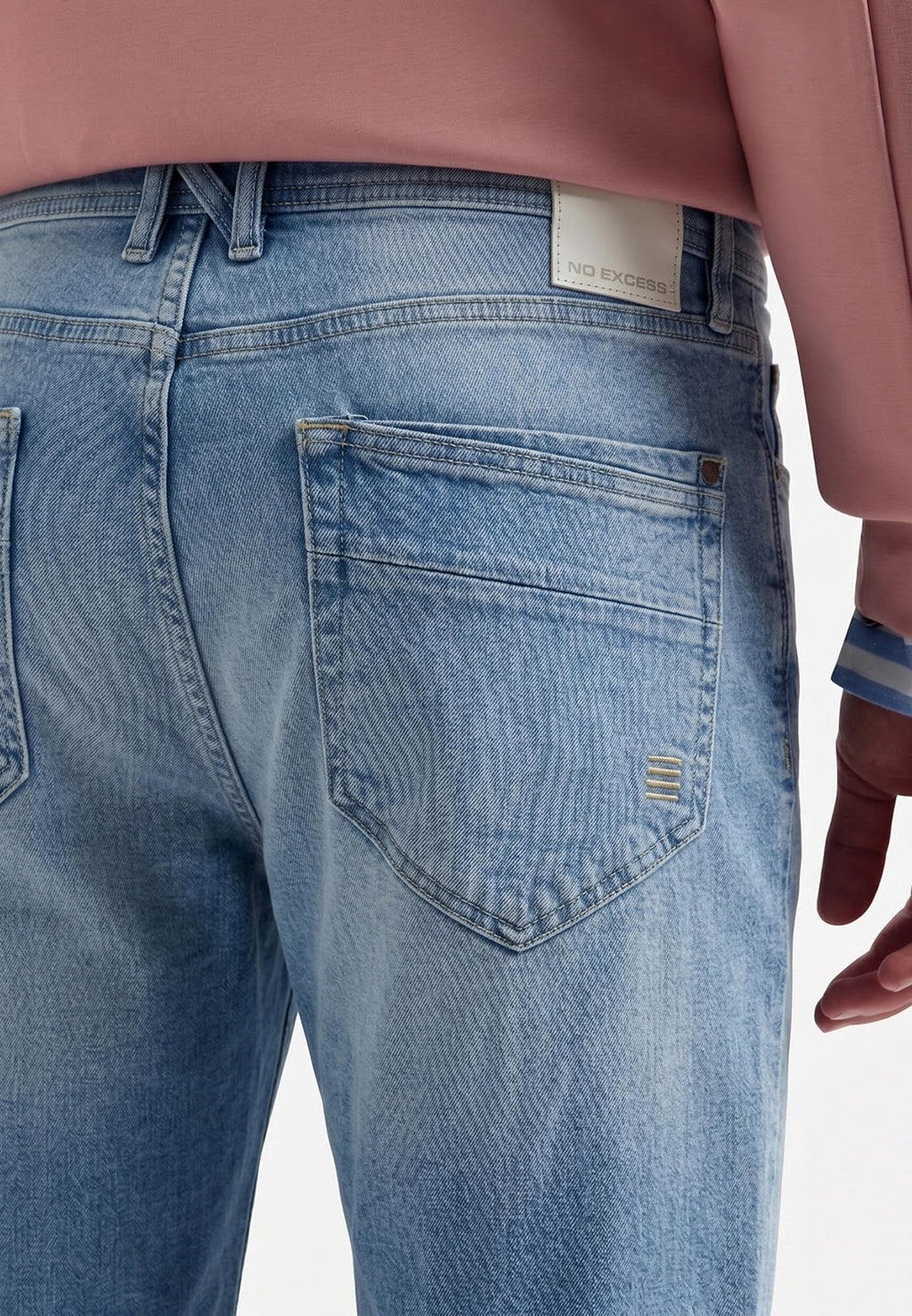 No Excess Relaxed Fit Denim Short in Bleach Denim