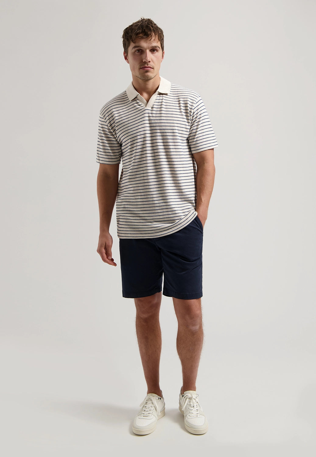 DSTREZZED ALISTAR V-NECK STRIPE POLO 240152