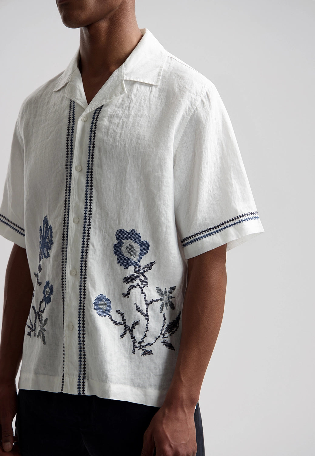 DSTREZZED HERO ARTWORK EMBROIDERED S/S SHIRT 311525