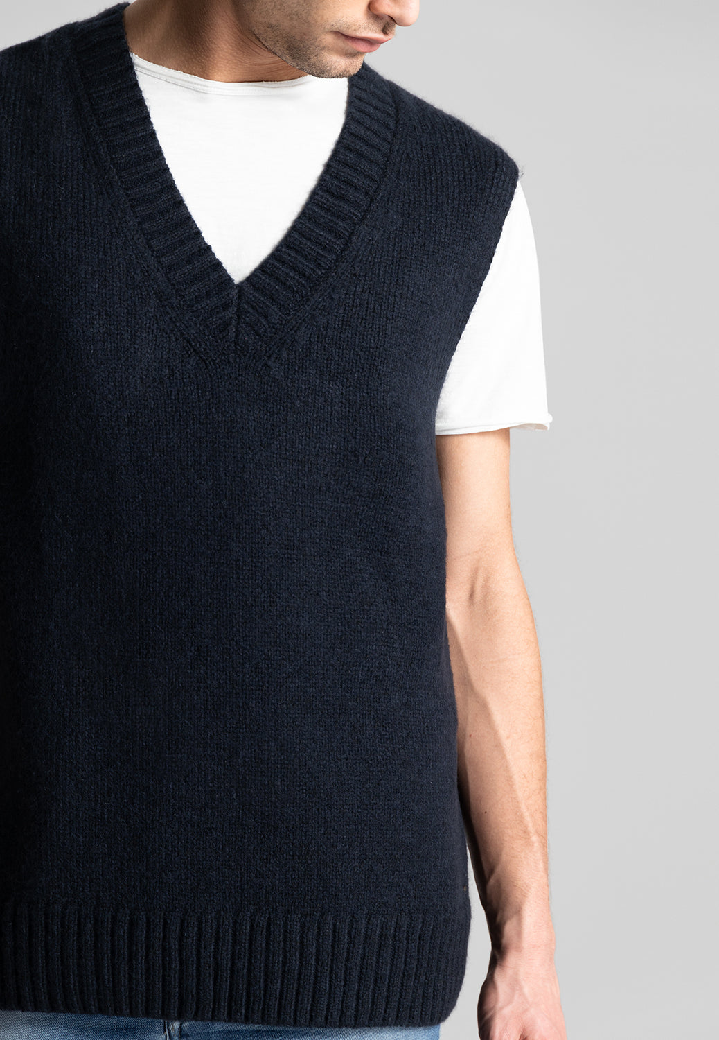 DSTREZZED HUGIN SLEEVELESS VEST 420052