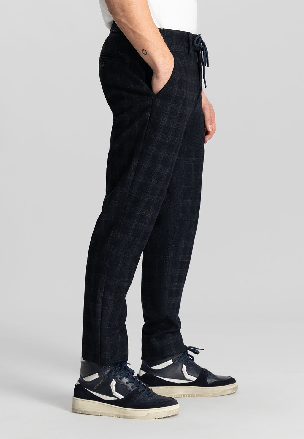 DSTREZZED LANCASTER TRAVEL CHECK STRETCH TAPERED CHINO 501780