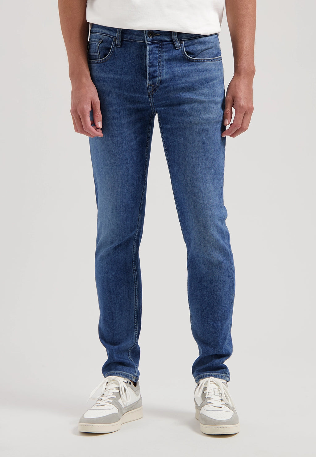 DSTREZZED SIR B STRETCH TAPERED FIT DENIM JEAN 551504
