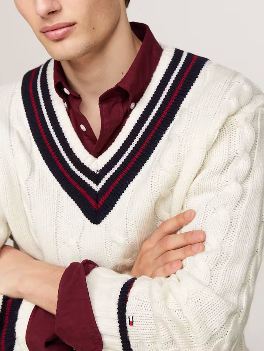 TOMMY HILFIGER WOOL BLEND GIFTING CABLE CRICKET V NECK KNIT MW0MW36557