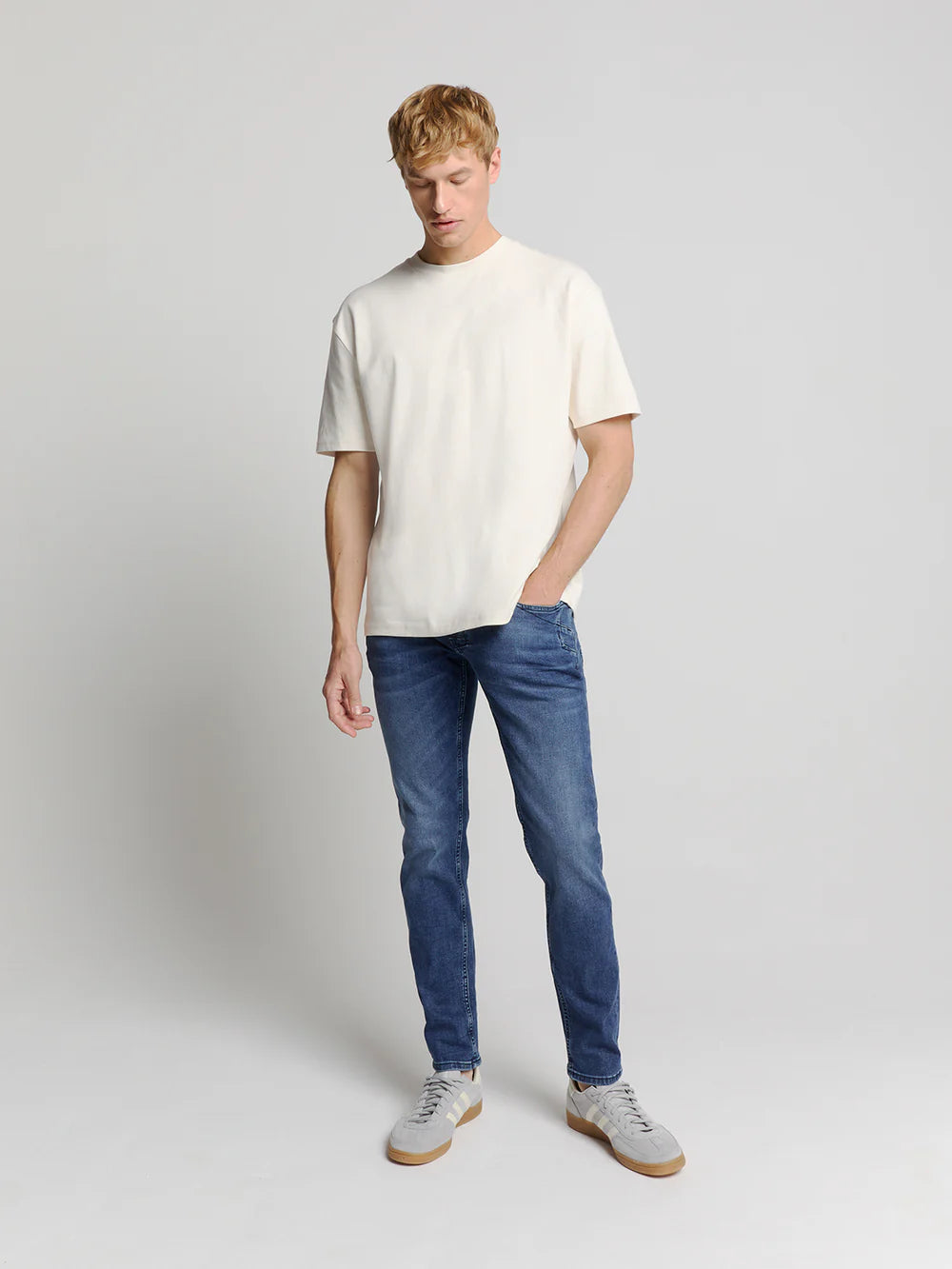 NO EXCESS 712 TAPERED FIT COMFORT STRETCH DENIM JEAN N712D96N2
