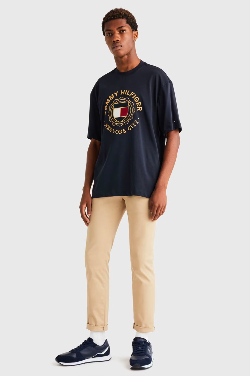 TOMMY HILFIGER IM ICON ROUND GOLD EMBROIDERED TEE MW0MW31371