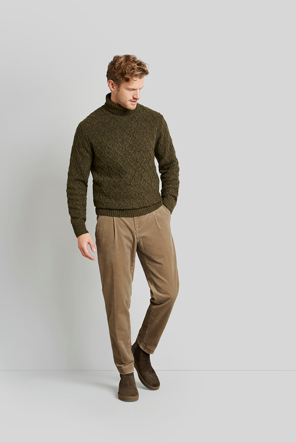 BUGATTI ITALIAN STRETCH CORDUROY TAPERED TROUSER 46376