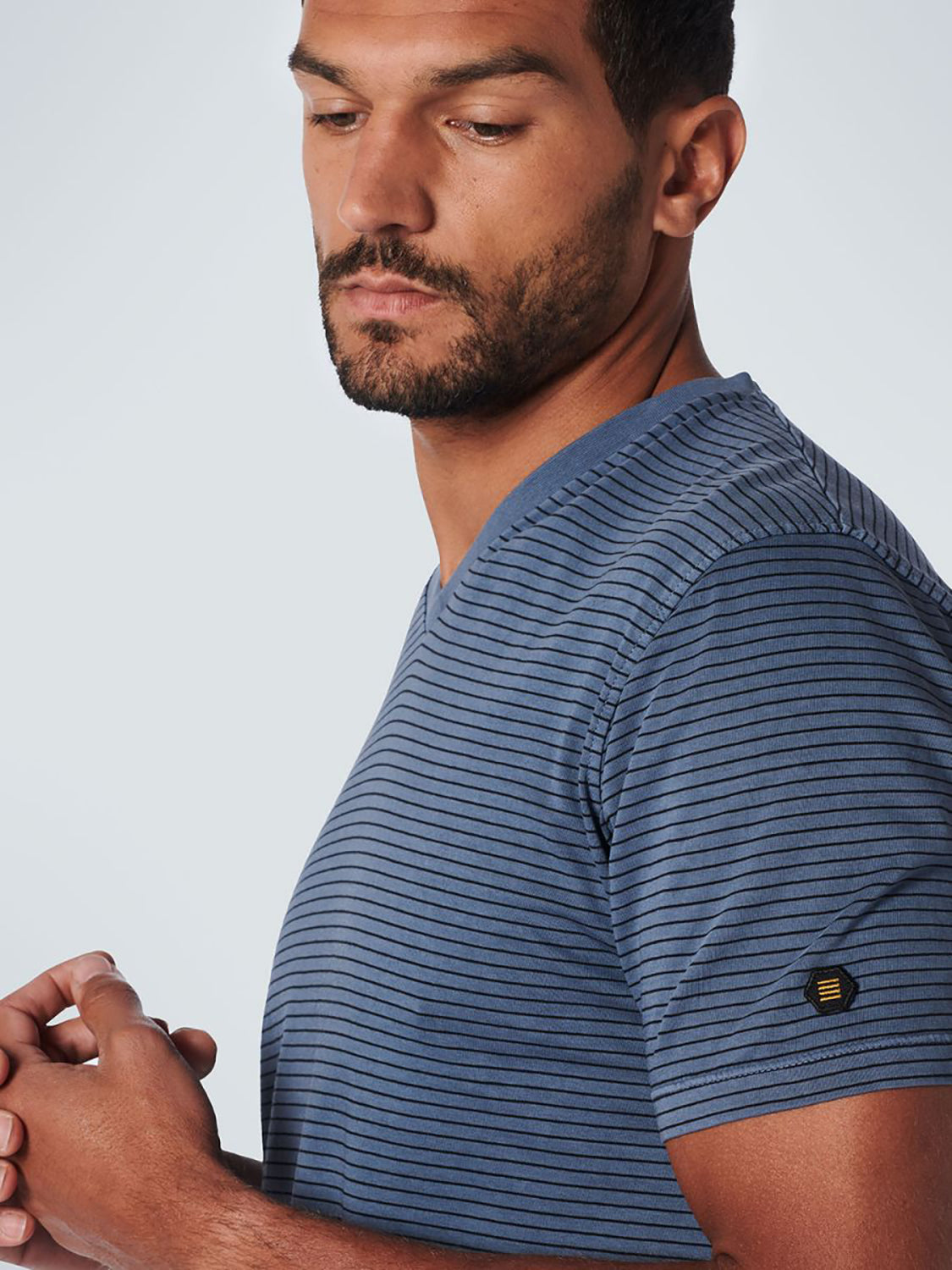 NO EXCESS STRIPE V-NECK T-SHIRT 19350320