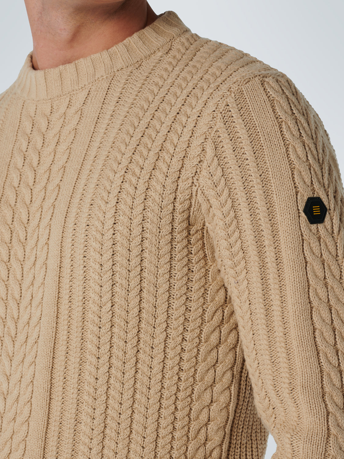 NXS CREW NECK CABLE KNIT PULLOVER