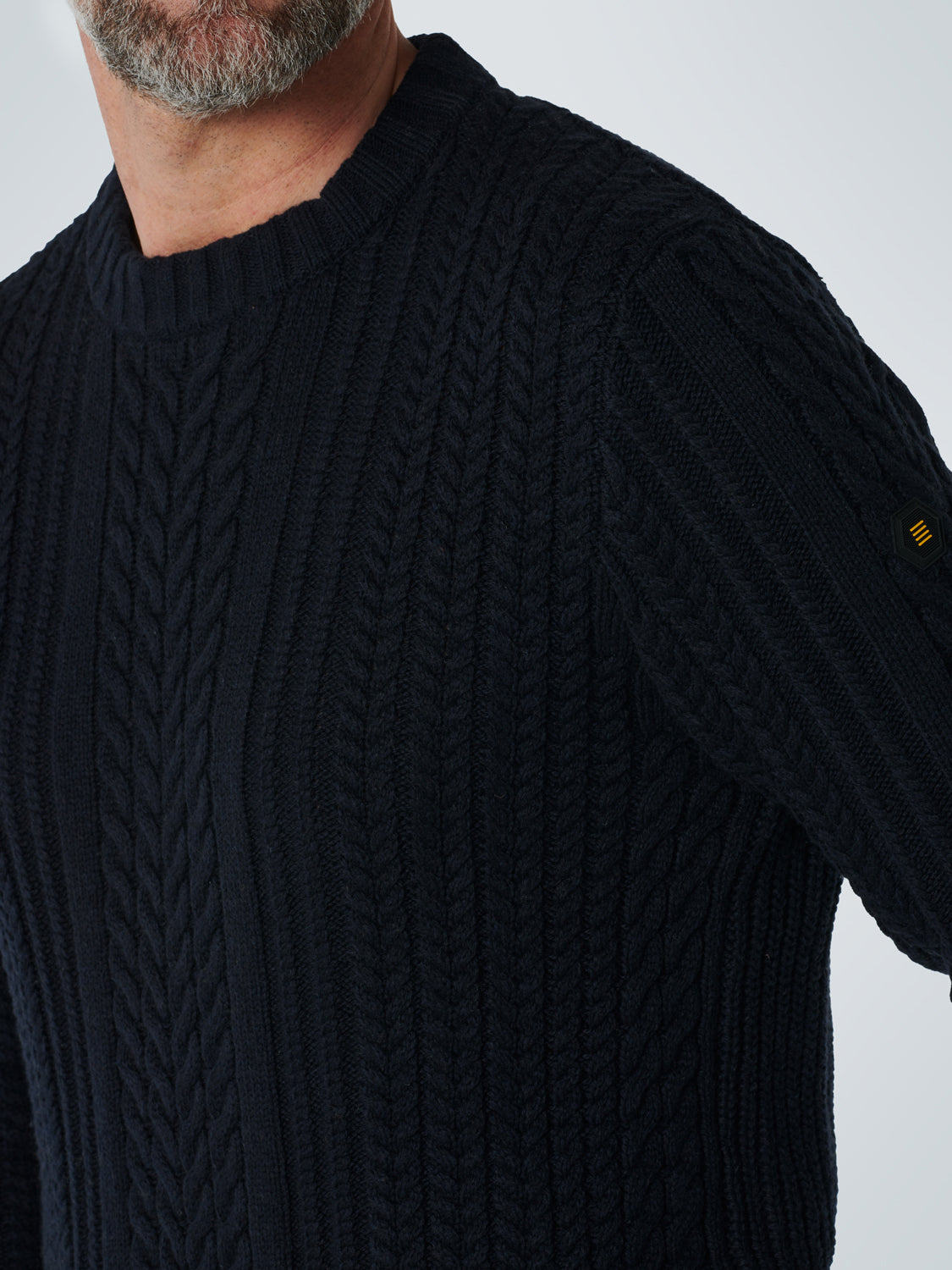 NXS CREW NECK CABLE KNIT PULLOVER