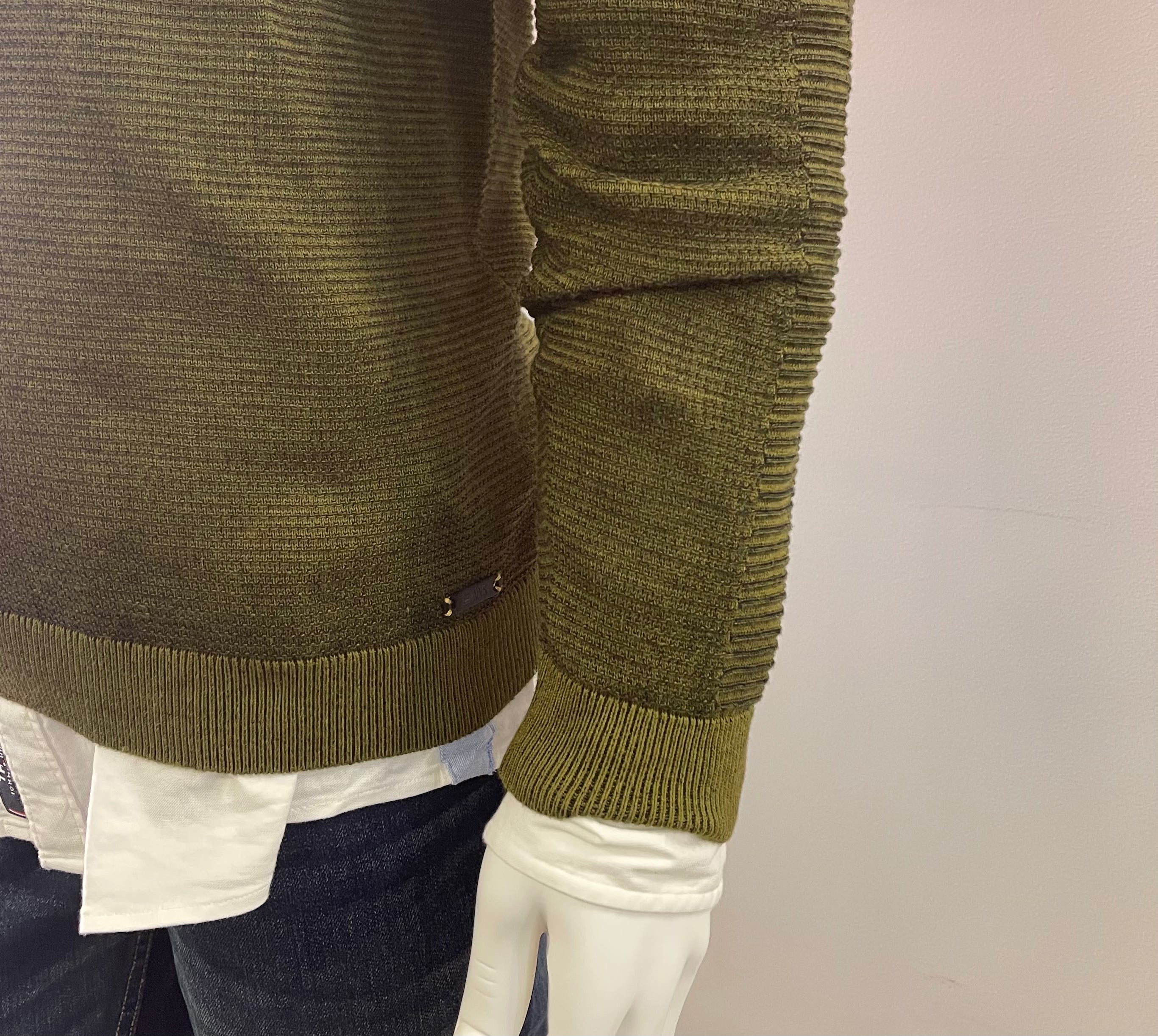 VNECK KNIT