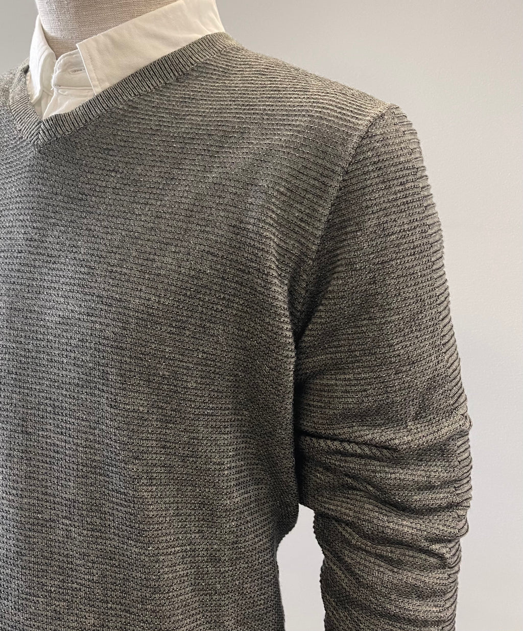 VNECK KNIT