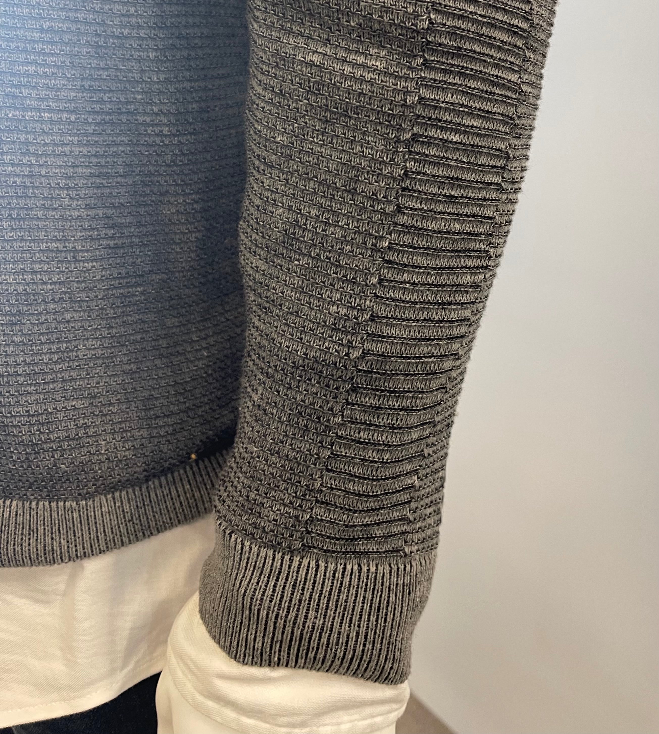 VNECK KNIT