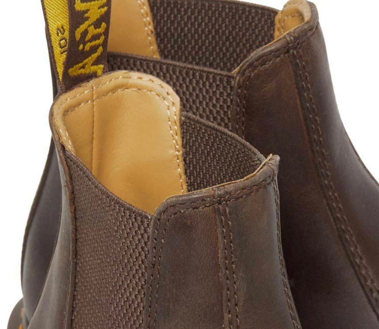 DOC 2976 CHELSEA GUSSET BOOT